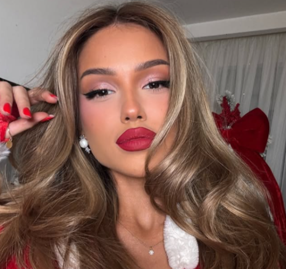 ITALIJANSKI GLUMAC ODLEPIO ZA BRESKVICOM Žene ga jure po Beogradu, a on bacio oko na našu pevačicu! (FOTO)