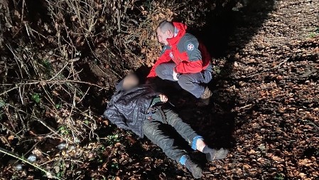 MUŠKARAC PROVEO CELU NOĆ NA SNEGU Pronađen zahvaljujući brzoj akciji GSS