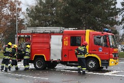 VELIKI POŽAR NA NOVOM BEOGRADU Gust crni dim iznad grada, vatra bukti kod FDU