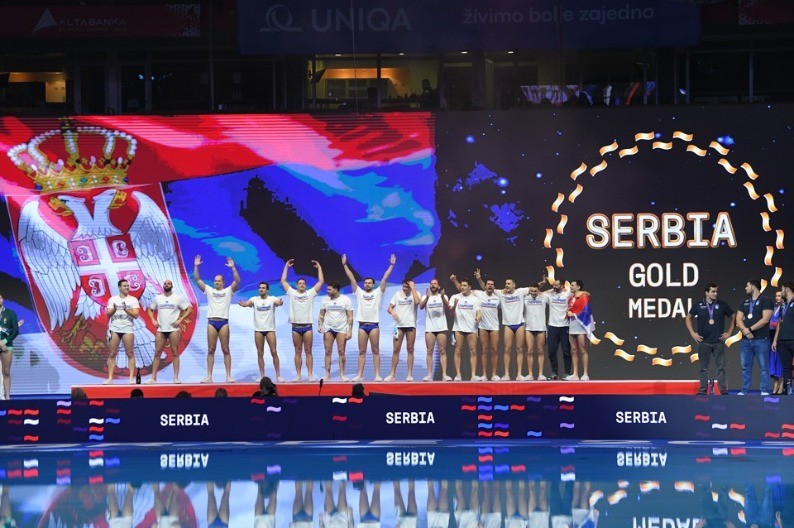 ''NAŠ PONOS, NAŠI HEROJI, NAŠI ŠAMPIONI'' Sa Kule Beograd poslata čestitka srpskim zlatnim vaterpolistima 
