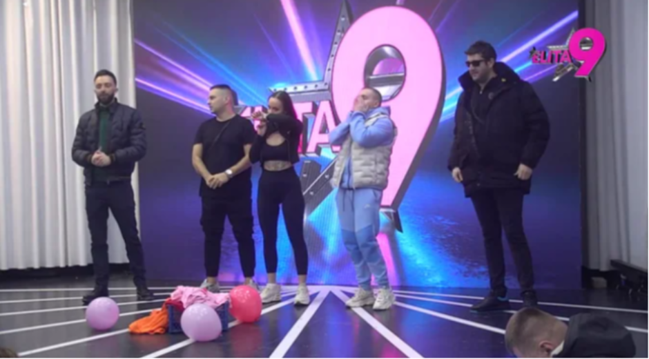 ON JE SINOĆ IZBAČEN IZ ELITE Partnerka roni suze, u studiju otkrio istinu o njihovoj vezi 