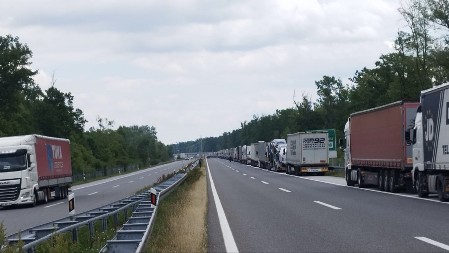 EU PREVARILA PREVOZNIKE Danas blokada graničnih prelaza na Balkanu: EES nas uništava