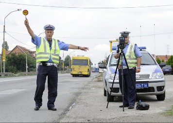 Srpski vozači strahuju od novih rada - snimaju telefon, pojas, preticanje i još sedam prekršaja,  ovo je spisak 29 lokacija