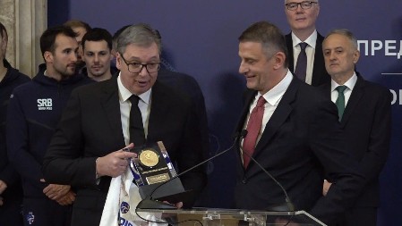 "VI STE PONOS NACIJE" Vučić ugostio zlatne vaterpoliste: Ne pamtim da sam video ovakvu radost u Srbiji