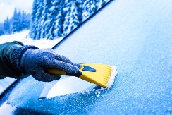 VOZAČI, OVO MORATE DA ZNATE Evo šta će vam pomoći  ako vam je mraz na UNUTRAŠNJOJ strani šoferke