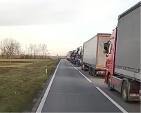 OVO SU POSLEDICE KOJE MOGU DA ZADESE SRBIJU ZBOG ŠTRAJKA KAMIONDŽIJA Mogu da skoče cene i da bude nestaštica u prodavnicama ako...