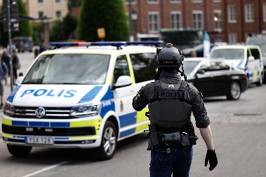 DRAMA U ŠVEDSKOJ Pokušao da uđe u rusku ambasadu, hitno uhapšen