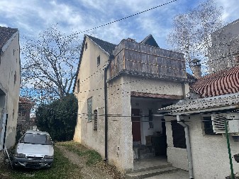 OVO JE KUĆA U KOJOJ JE SIN UBIO MAJKU Nakon zločina, sam se prijavio policiji (FOTO/VIDEO)