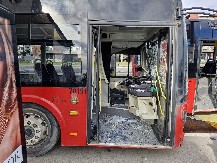 "LJUDI SU BUKVALNO LETELI PO AUTOBUSU" Oglasio se doktor o povređenima u sudarima kod Umke i na Novom Beogradu