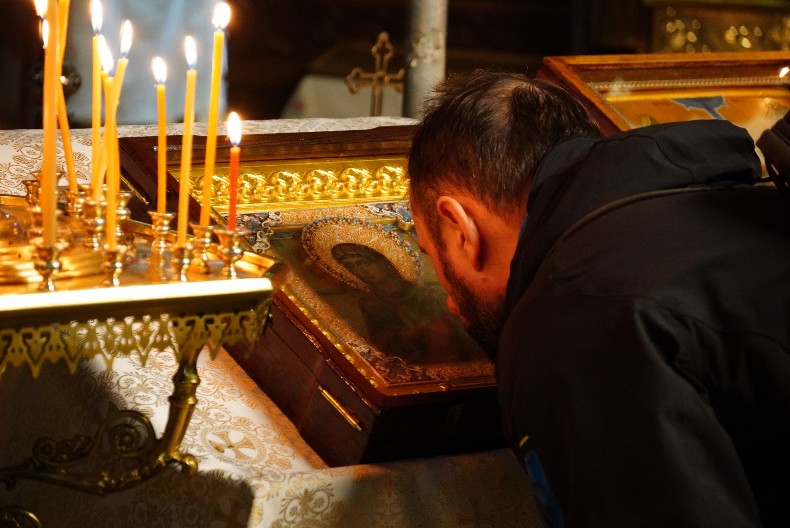 ČUDOTVORNA IKONA IZ RUSIJE STIŽE U BEOGRAD Evo kada i gde će vernici moći da celivaju jednu od najvećih svetinja