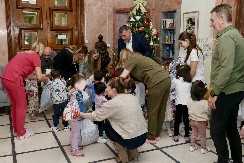 ALTA banka: Pokloni za mališane u Zvečanskoj povodom Svetog Save, slave ustanove