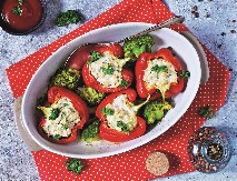 ZAPEČENE PAPRIKE SA SIROM Ukusna večera za celu porodicu gotova za manje od pola sata