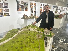 NAPRAVIO SCENE IZ "LEPOTE POROKA" I "KAMIONDŽIJA" Miša iz Čačka od 10 godine ima neobičan hobi