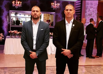 SINOVI NAŠEG VODITELJA SU OZBILJNI ŠMEKERI! Blizanci mame uzdahe, a evo čime se bave (FOTO)