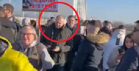 ĐILAS NA ŽEŽELJEVOM MOSTU! Šta je sad ovo? Vođa opozicije na "studentskom" protestu (VIDEO)