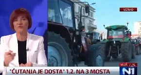 PRAVO SA ŠOLAKOVOG N1: Atmosfera na obeležavanju tri meseca od tragedije je KARNEVALSKA! (FOTO/VIDEO)