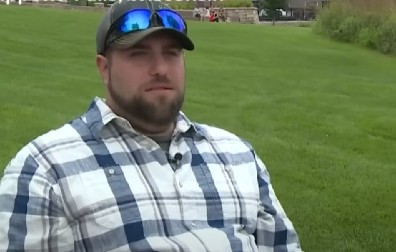 USVOJENI SIN OTKRIO ŠOKANTNU ISTINU Slučajno otkrio identitet svog biološkog oca - bio je to čovek kog je viđao svaki dan! (VIDEO)