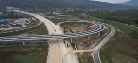 UBRZANI RAZVOJ SRBIJE Od novih puteva, pruga do vrtića, škola i bolnica... ključne investicije koje menjaju Srbiju nabolje