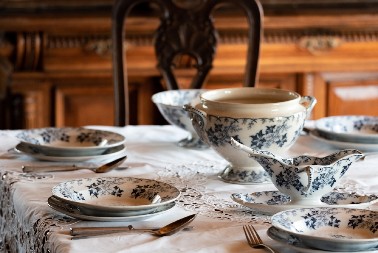 KUPIO POLOVAN TANJIR ZA 600 DINARA, NI NE SLUTEĆI DA JE U PITANJU BLAGO Kad je shvatio koliko vredi, umalo se onesvestio od šoka! (FOTO)