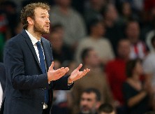 "HOĆETE VI DA BUDETE OVDE UMESTO MENE?" Trener Asvela se iznervirao, ovo pitanje ga je izbacilo iz takta