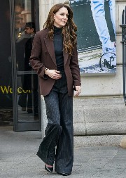 PANTALONE KEJT MIDLTON SU HIT SEZONE Skrivaju sve ženske mane, izdužuju figuru, udobne su, a mi smo ih našli za 3.900 dinara