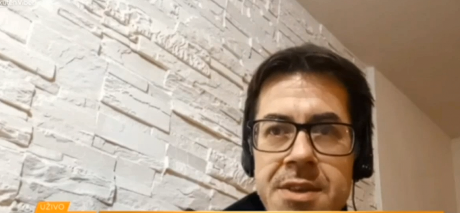 POZVALI SU HRVATSKOG NOVINARA DA HUŠKA NA PROTESTE U SRBIJI Kao pesmicu izrecitovao propagandu, a kod ovog pitanja zastala mu je knedla u grlu (VIDEO)