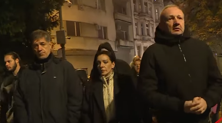 NAPRAVILI KOMISIJU KOJA BI VUČIĆA I CELU VLADU DA OBESI NA TERAZIJAMA! Evo ko će da istražuje pad nadstrešnice i to da li su zahtevi ispunjeni!