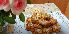 MIRIŠE NA DETINJSTVO Recept za kolač sa jabukama i grizom se za čas posla spremi, a ukus okrepljuje