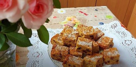 MIRIŠE NA DETINJSTVO Recept za kolač sa jabukama i grizom se za čas posla spremi, a ukus okrepljuje