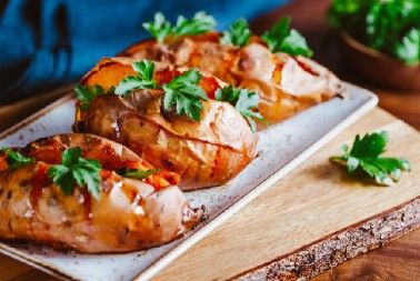 PEČENI PUNJENI BATAT Jednostavno jelo idealno za porodični ručak, sve generacije će uživati u njemu