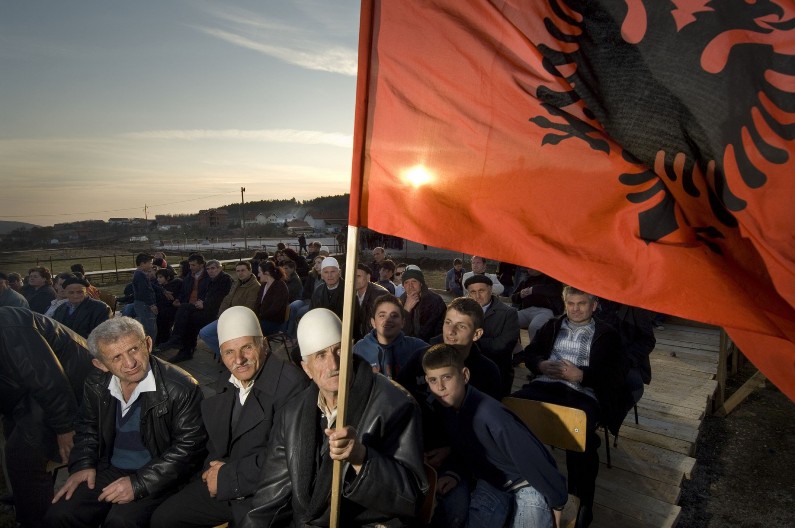 SRBE SAČEKAO HOROR U ORAHOVCU Albanci ostavili užasan trag na dečjem igralištu