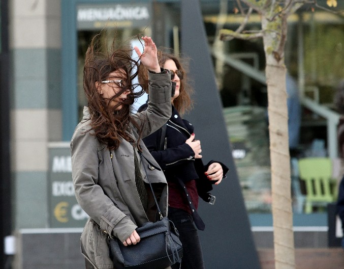 SPREMITE SE NA UDARE KOŠAVE! RHMZ popalio alarme, jak vetar trajaće tri dana, a u ovim delovima Srbije biće i OLUJNI!