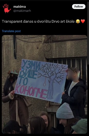 DECA U DVORIŠTU ŠKOLE POZIVAJU VUČIĆA DA SE OBESI?! Kome je ovo normalno?! (FOTO)