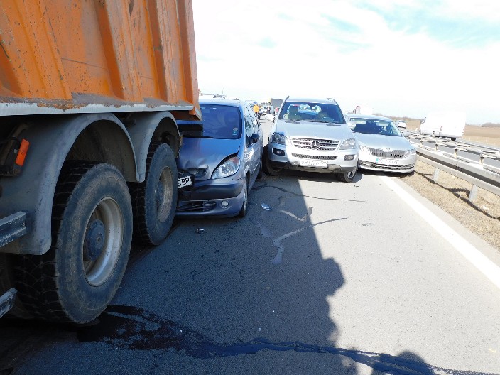 PRVI ILI POSLEDNJI U KOLONI? Kako se utvrđuje ko je kriv za LANČANI SUDAR?