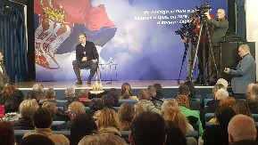 VUČIĆ O POVOLJNIM STAMBENIM KREDITIMA Idealna prilika da mladi odu ranije od roditelja, mislim da je taj program nada za Srbiju