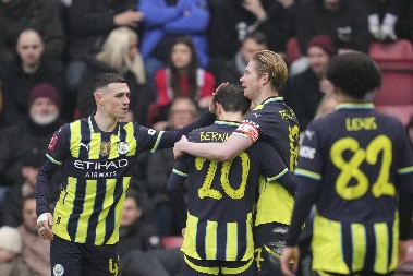 NEKAKO SU SE IZVUKLI Siti primio gol sa pola terena, ali je De Brujne sprečio blamažu protiv trećeligaša