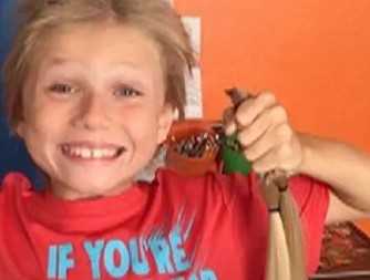 DEČAKU SU SE SVI SMEJALI ZBOG DUGE KOSE Razlog zbog kog se nije šišao dve godine će vas dirnuti do suza! (VIDEO)