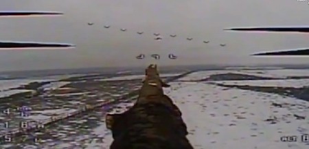 RUSKI VOJNIK OBORIO NEPRIJATELJSKU LETELICU Uhvatio je iz mrtvog ugla pa otkačio eksploziv, kamera sve snimila (VIDEO)