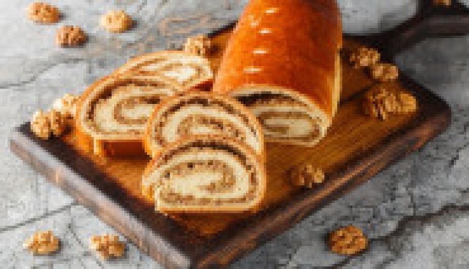 ŠTRUDLA SA ORASIMA Očaravajuća poslastica kojoj nema ravne, a miriše na ljubav