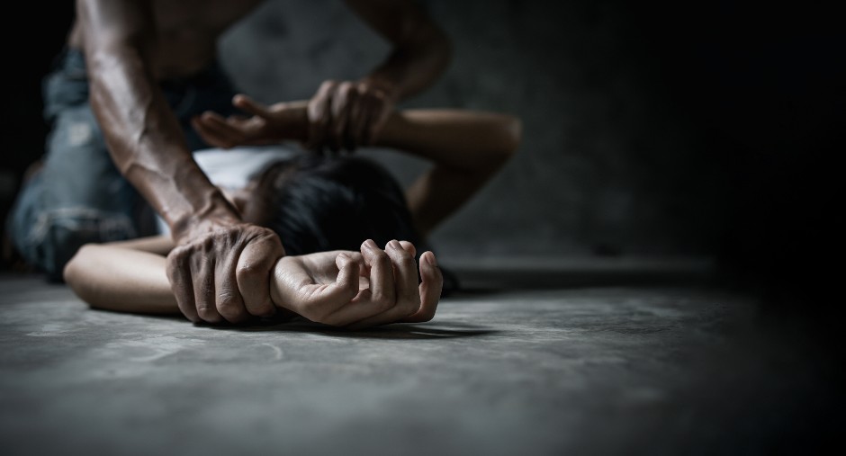 OČUH SEKSUALNO ZLOSTAVLJAO PASTORKU (13) Horor kod Vršca