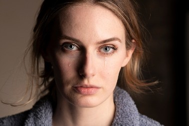 &#034;CEO MOJ 10-GODIŠNJI BRAK JE BIO LAŽ&#034; Krila neverstvo muža od svih, sve dok nije završila u bolnici...