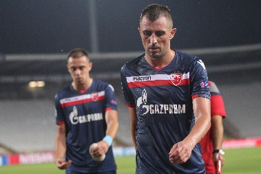 HVALA BOGU NIKO NIJE STRADAO, BOGATI SMO LJUDI Oglasio se bivši zvezdaš kome je izgoreo restoran, evo ko je heroj