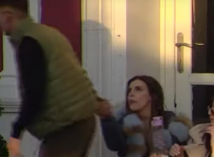 PEJA FIZIČKI NASRNUO NA ENU! Zaleteo se na nju kao razjareni bik, vukao je i preti joj, haos u Eliti!