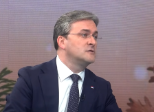 OVO JE SRAMAN I SVESTAN ČIN POLITIČKOG EKSTREMIZMA! Ministar Selaković oštro osudio skrnavljenje spomenika u Beogradu