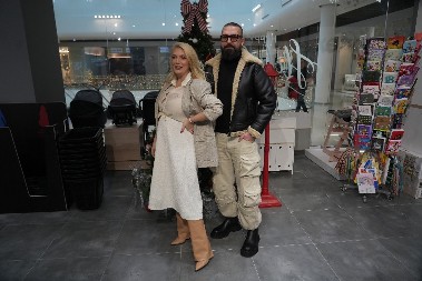 STOMAK DO ZUBA! Nikolina Kovač pozirala pred porođaj, evo kako pevačica izgleda (FOTO)