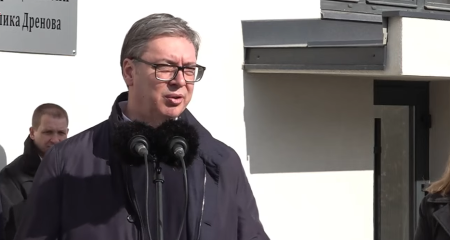 "NE ODLUČUJE NIKO SA STRANE, NEGO OVI LJUDI KOJI STOJE OVDE" Vučić u Velikoj Drenovi: Vi ste ti koji svemu dajete smisao (VIDEO)