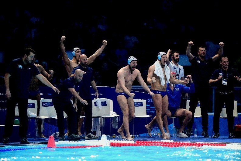 KAKVA PRIČA Uzeo zlato sa "delfinima", a svaki ulazak u bazen za njega je rizik