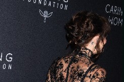 Cveta sa 8 godina mlađim frajerom: Glumica brzo zaboravila bivšeg muža, pa smuvala pevača!