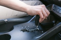 INSTRUKTOR VOŽNJE OTVORIO OČI VOZAČIMA "Ovo je sve što treba da znate o menjanju brzina"