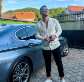 "PONOSI SE ŠTO JE LJUBAVNICA" Pevačeva žena oplela po njegovoj koleginici sa kojom ju je varao!